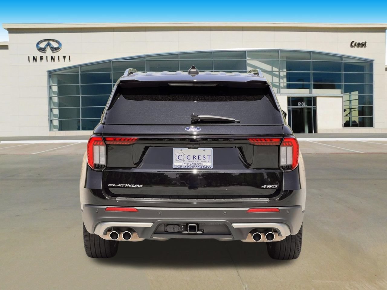 Certified 2025 Ford Explorer Platinum w/ Ultimate Package AWD/4WD image 4