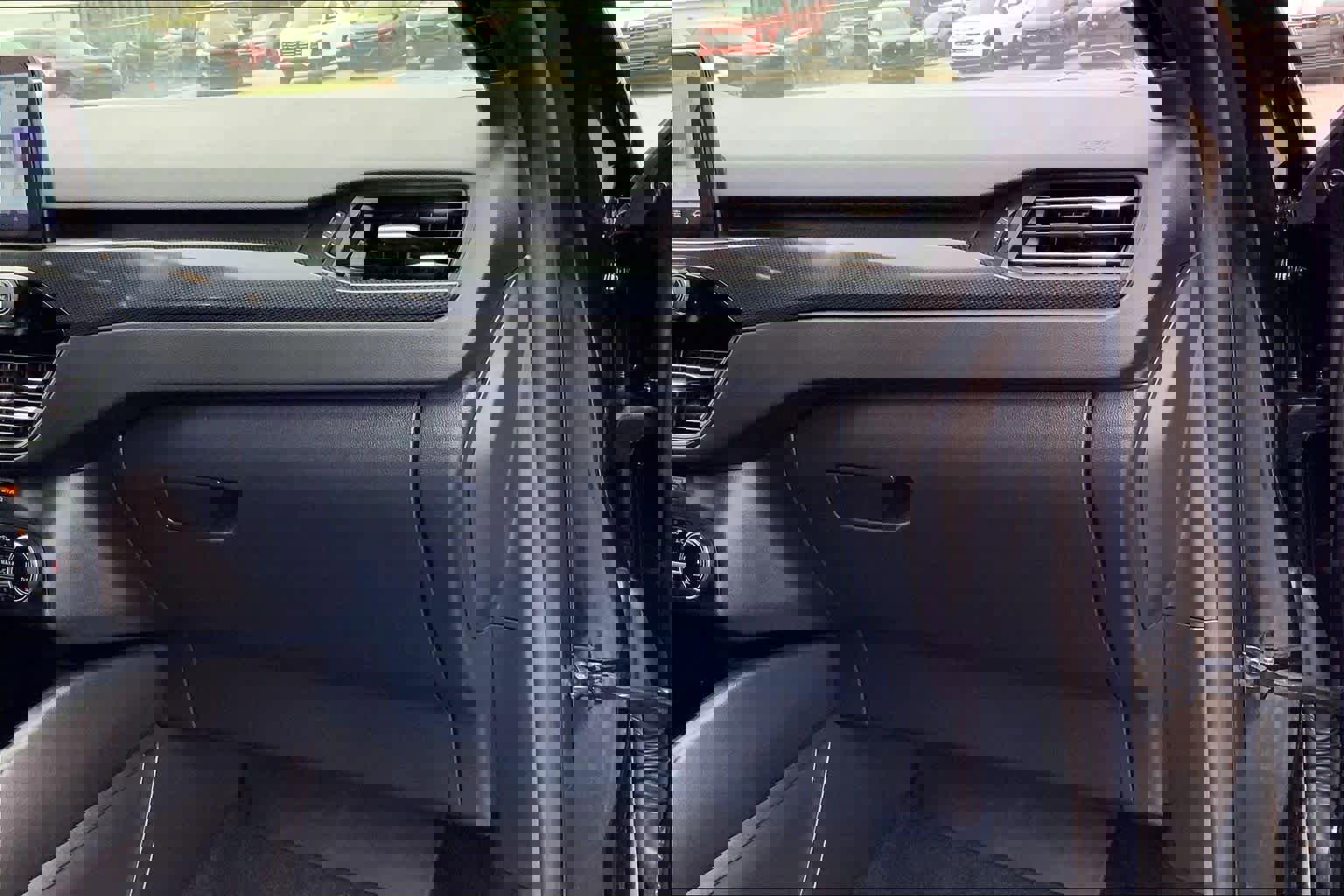 Certified 2025 Ford Escape ST-Line Elite image 18