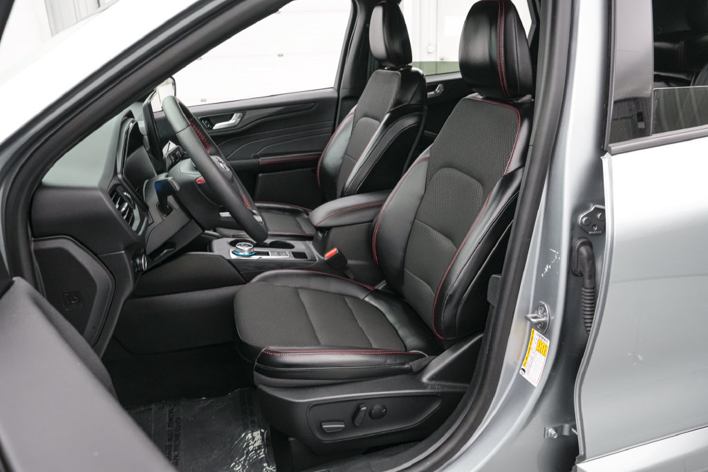 Certified 2024 Ford Escape ST-Line w/ Tech Pack #1 AWD/4WD image 12