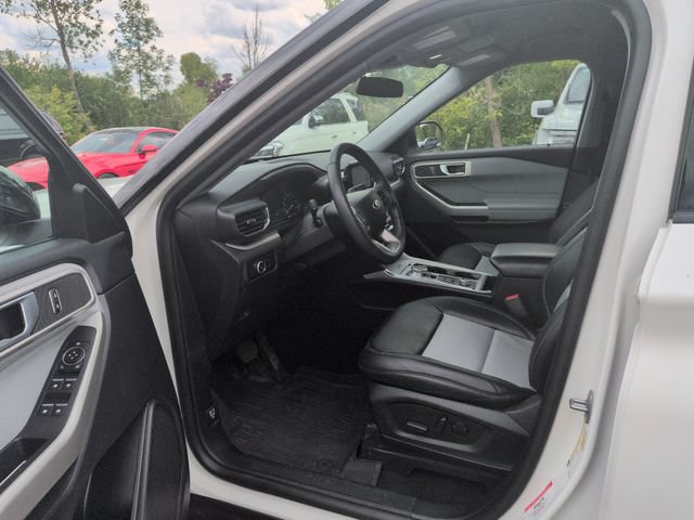 Certified 2023 Ford Explorer XLT w/ Equipment Group 202A AWD/4WD image 29