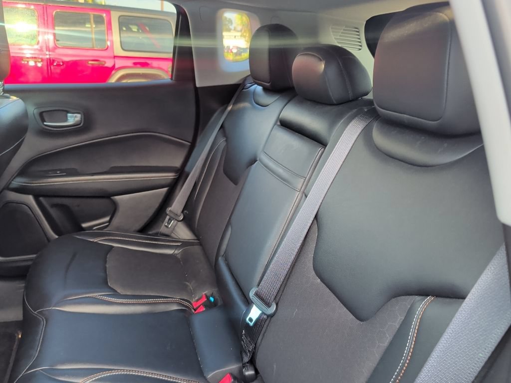 Used 2017 Jeep Compass Latitude w/ Popular Equipment Group FWD image 7
