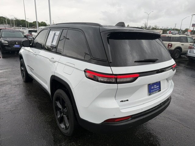 Used 2023 Jeep Grand Cherokee Altitude image 6