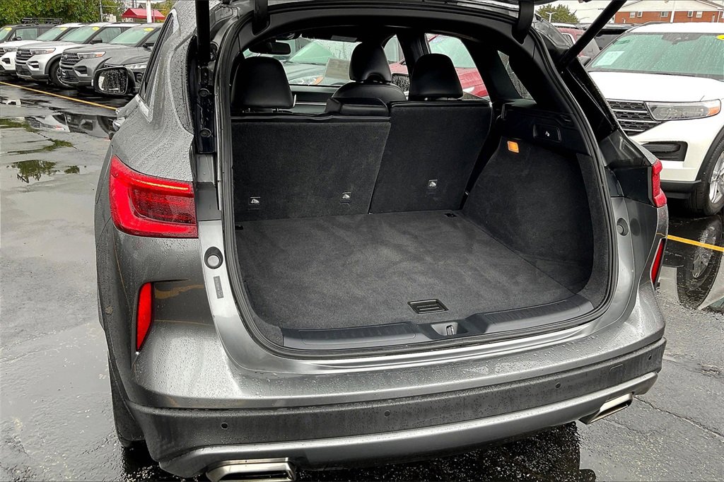 Used 2021 INFINITI QX50 Luxe w/ Appearance Package image 27