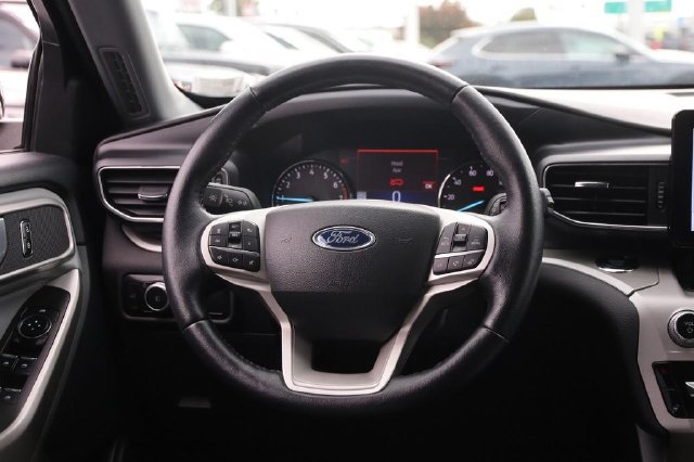 Certified 2023 Ford Explorer XLT w/ Equipment Group 202A AWD/4WD image 25