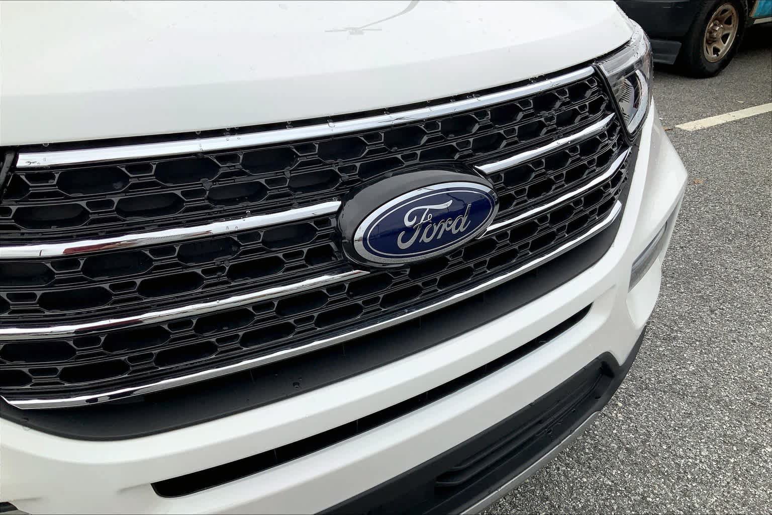 Certified 2022 Ford Explorer XLT w/ Equipment Group 202A RWD image 33