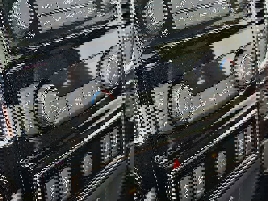 Used 2023 Nissan Titan Platinum Reserve w/ Moonroof Package image 18