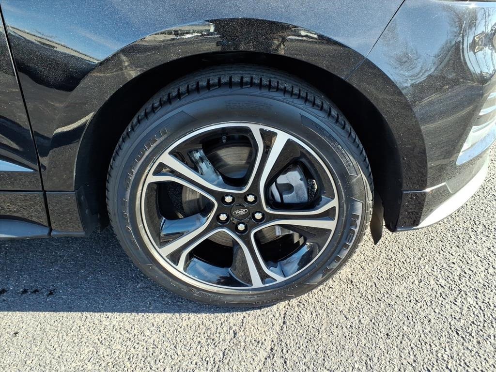 Certified 2022 Ford Edge ST image 7