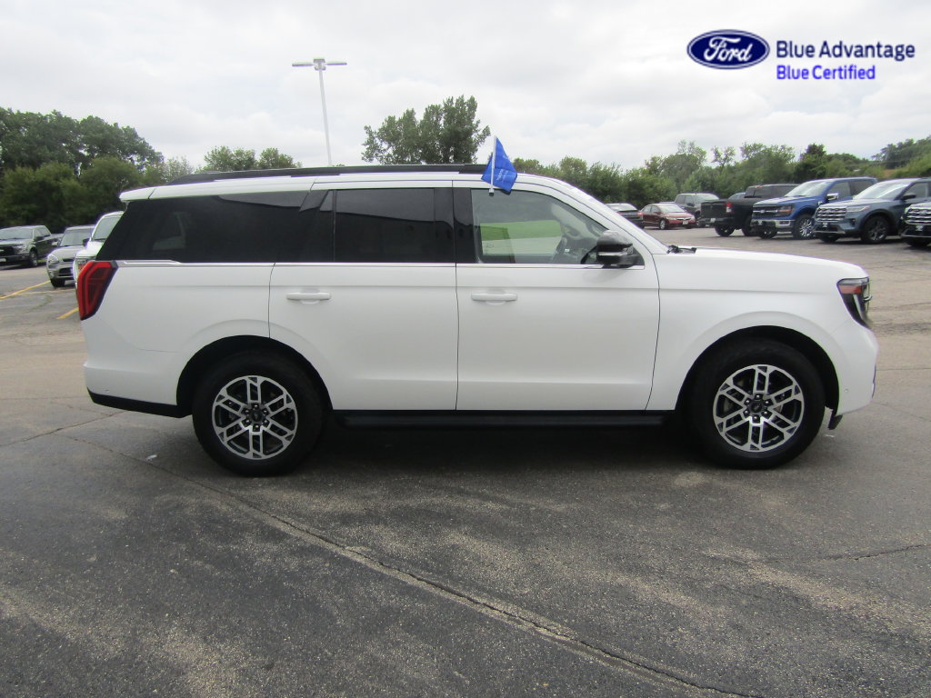 Certified 2025 Ford Expedition Active AWD/4WD image 9