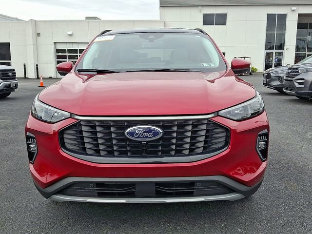 Certified 2023 Ford Escape Platinum w/ Premium Technology Package AWD/4WD image 2
