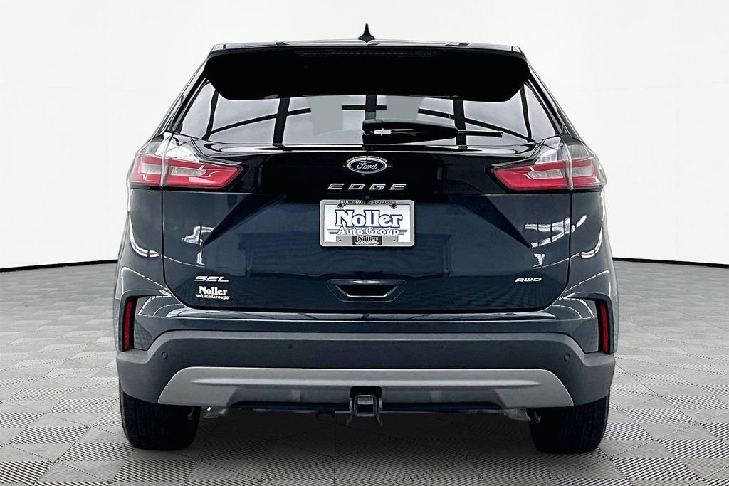Certified 2022 Ford Edge SEL w/ Convenience Package AWD/4WD image 4