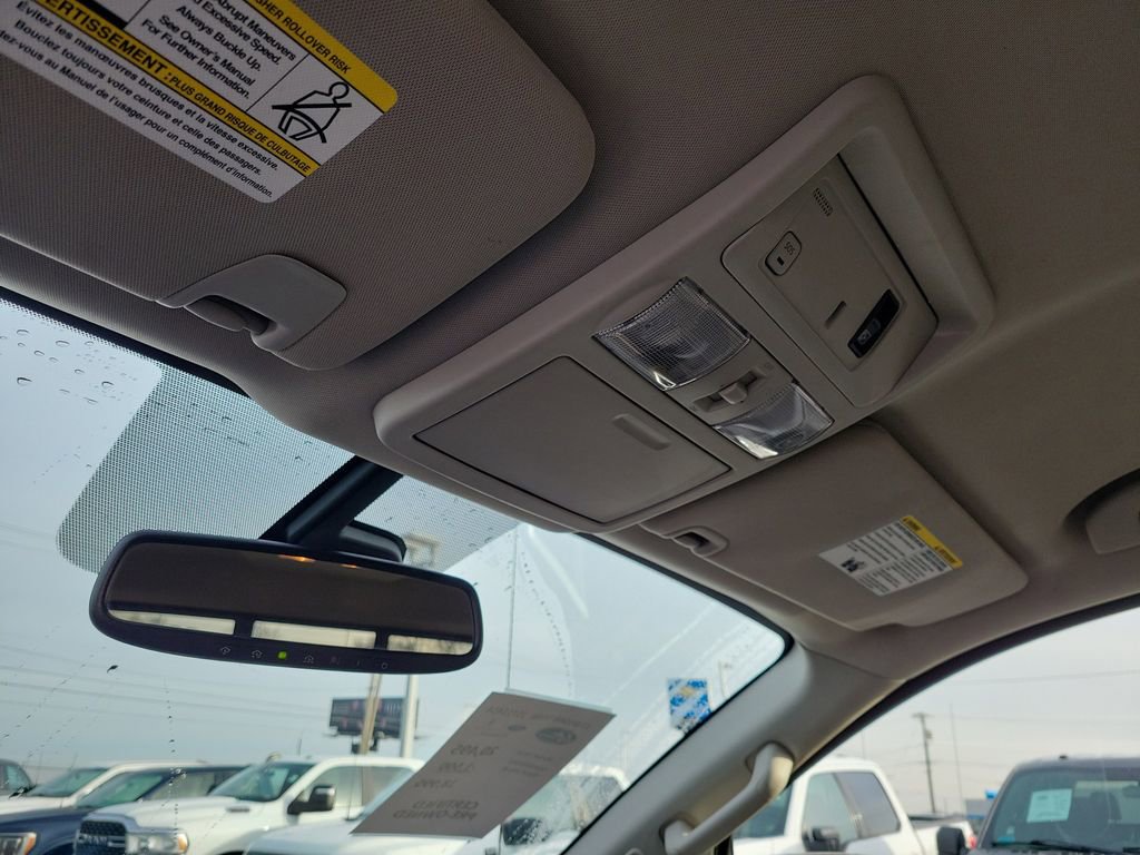 Used 2017 Nissan Titan SL image 30