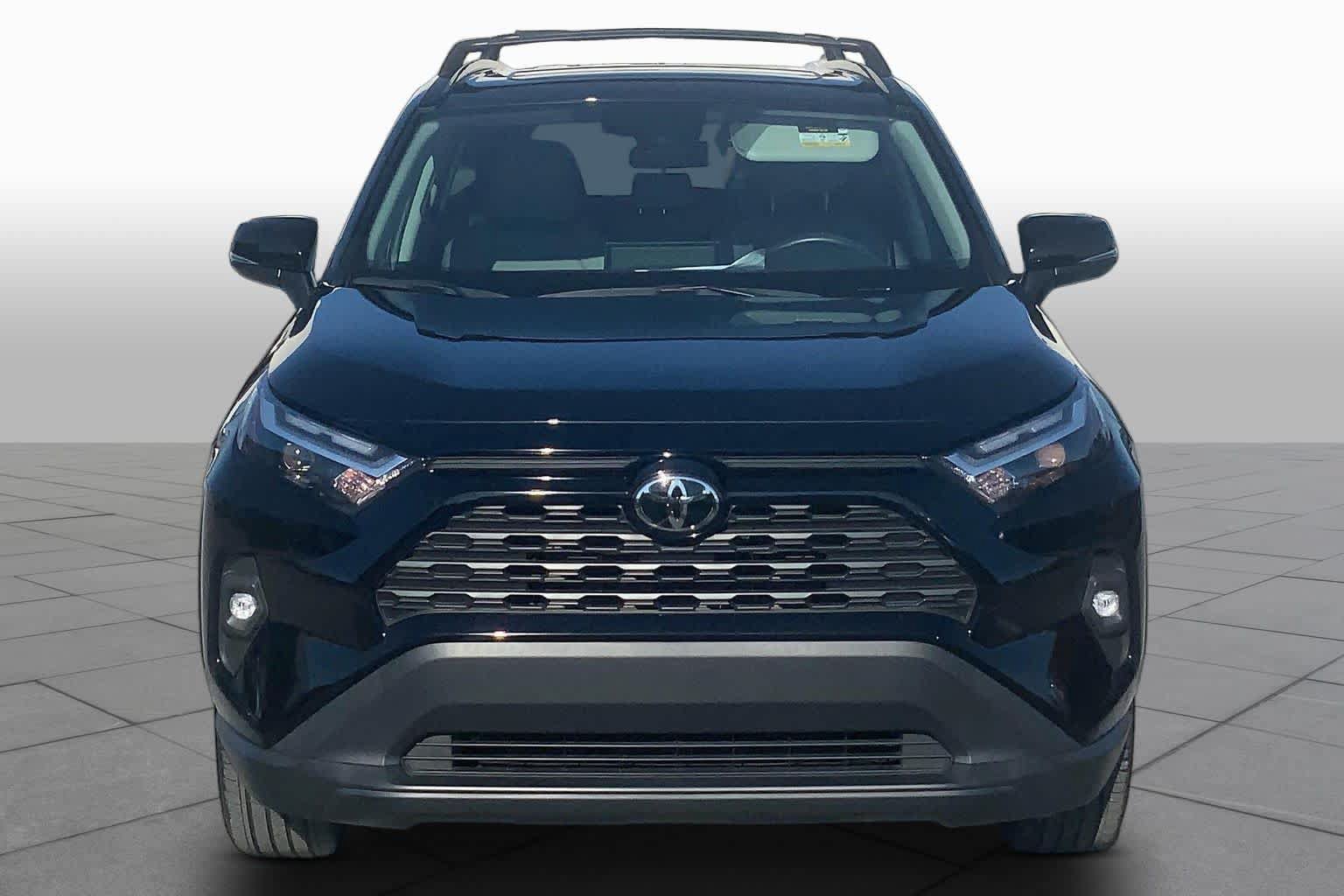 Used 2025 Toyota RAV4 XLE Premium w/ Weather Package FWD image 4
