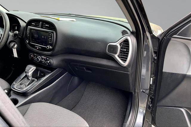 Used 2024 Kia Soul LX w/ Option Group 015 FWD image 17