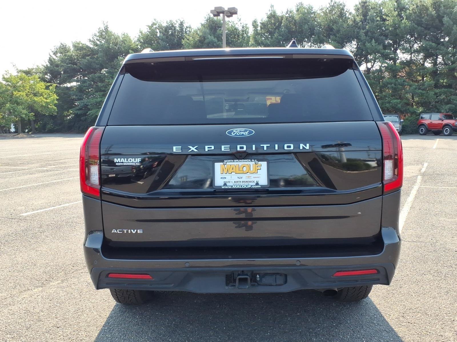 Certified 2025 Ford Expedition Active AWD/4WD image 5