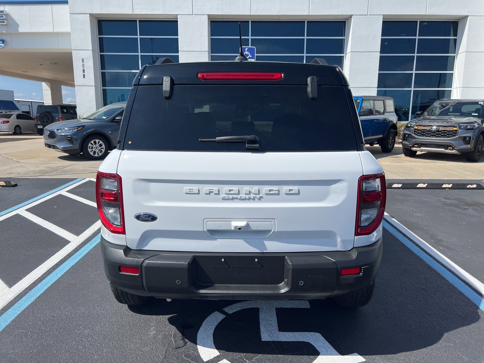 Certified 2025 Ford Bronco Sport Outer Banks w/ Outer Banks Tech Package+ image 10