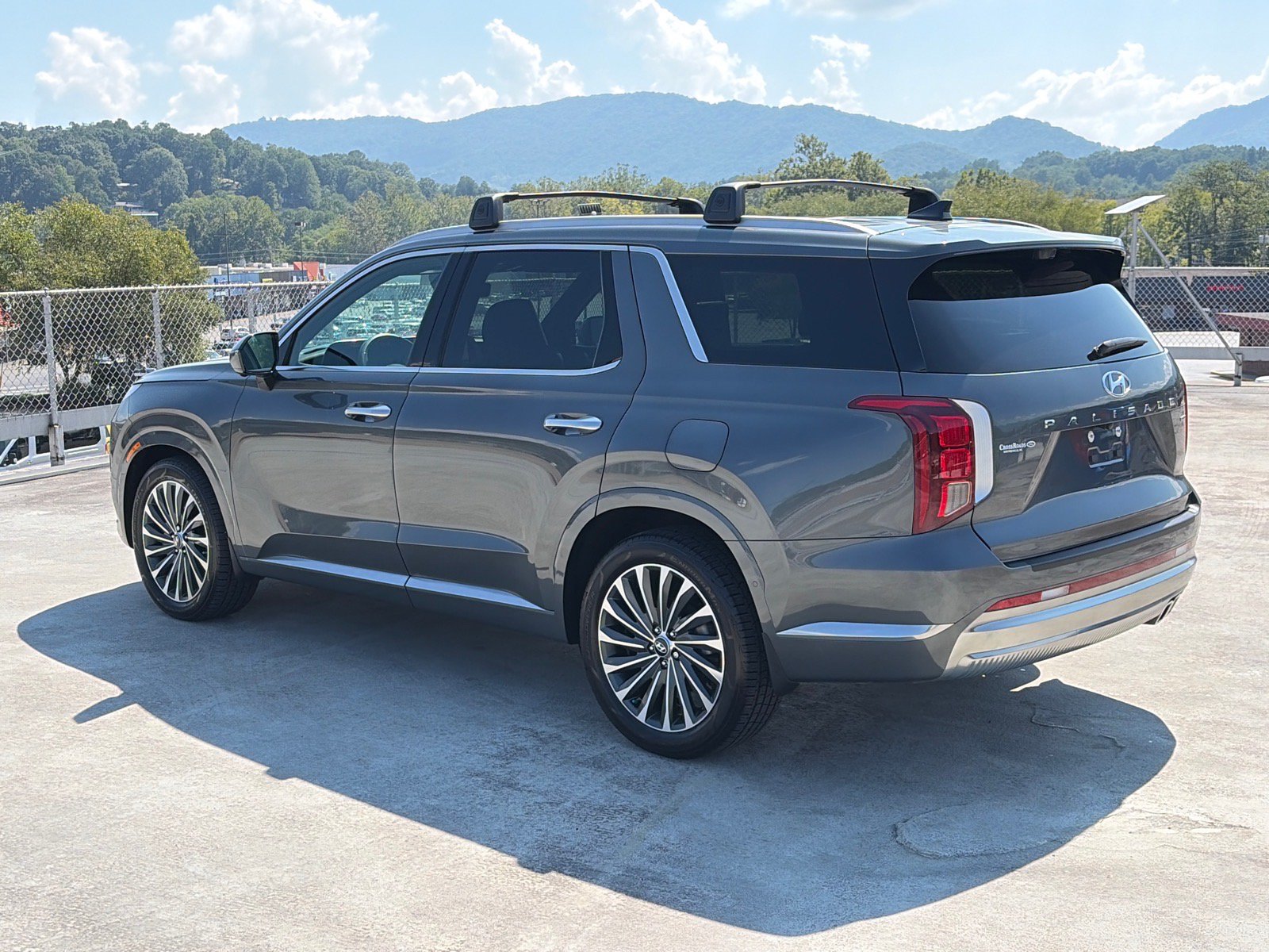 Used 2024 Hyundai Palisade Calligraphy AWD/4WD image 4