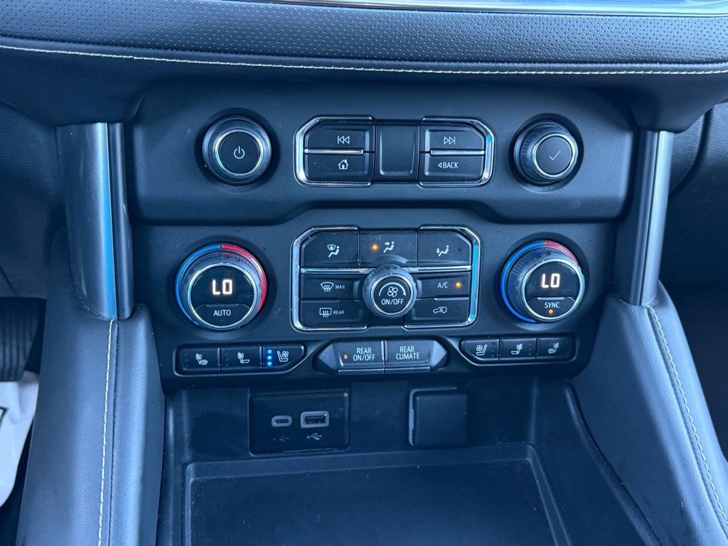 Used 2023 Chevrolet Suburban Premier image 19