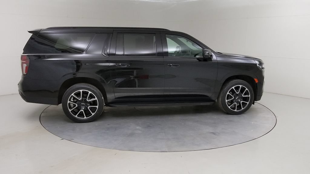 Used 2024 Chevrolet Suburban RST w/ Luxury Package AWD/4WD image 13