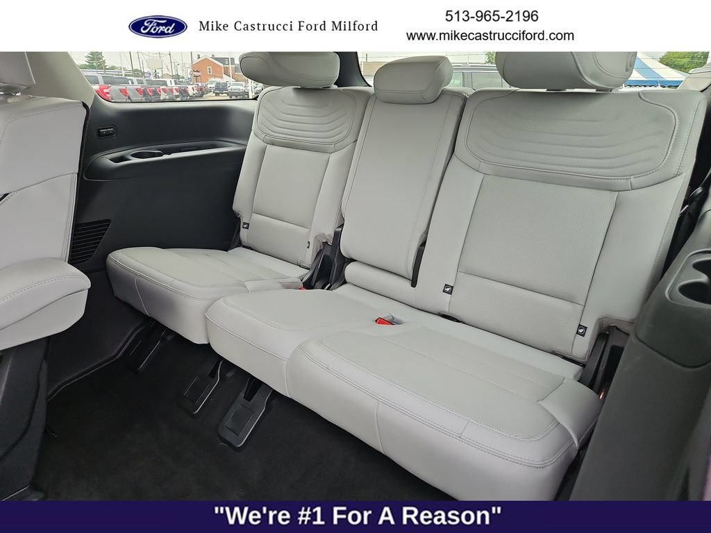 Certified 2025 Ford Expedition Platinum w/ Platinum Ultimate Package AWD/4WD image 30