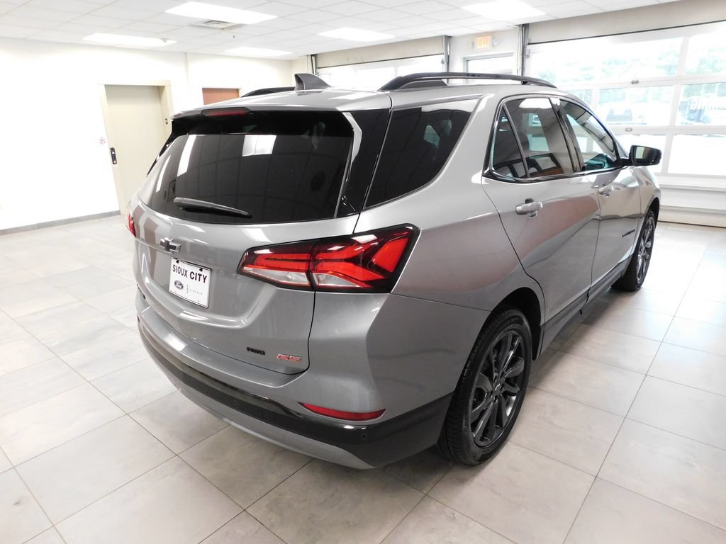 Used 2023 Chevrolet Equinox RS AWD/4WD image 4