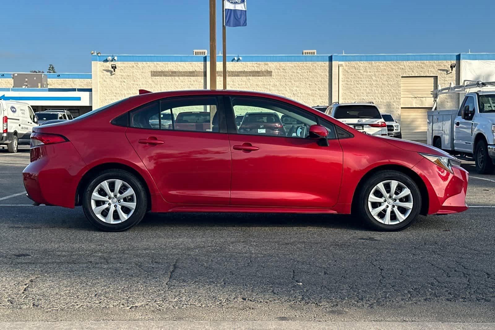 Used 2021 Toyota Corolla LE image 6
