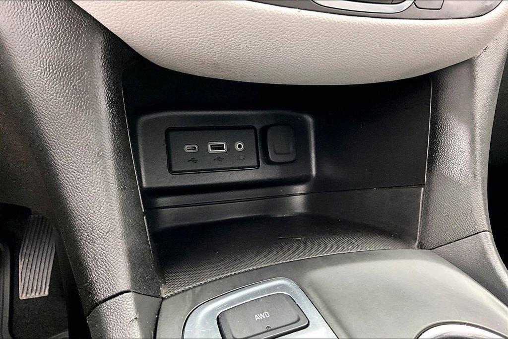 Used 2024 Chevrolet Equinox LS w/ LS Convenience Package image 32