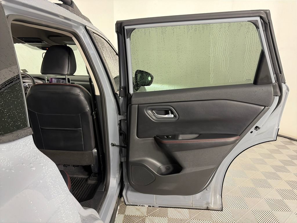 Used 2025 Nissan Rogue SV w/ Rock Creek Premium Package AWD/4WD image 28