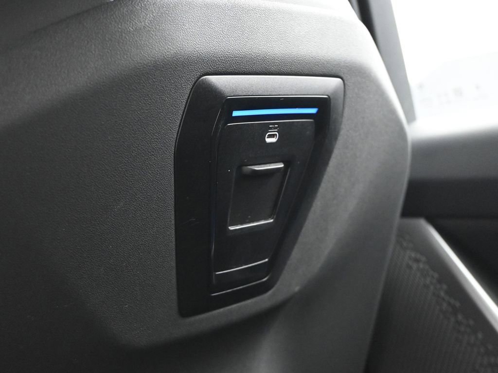 Used 2024 BMW i5 eDrive40i image 25