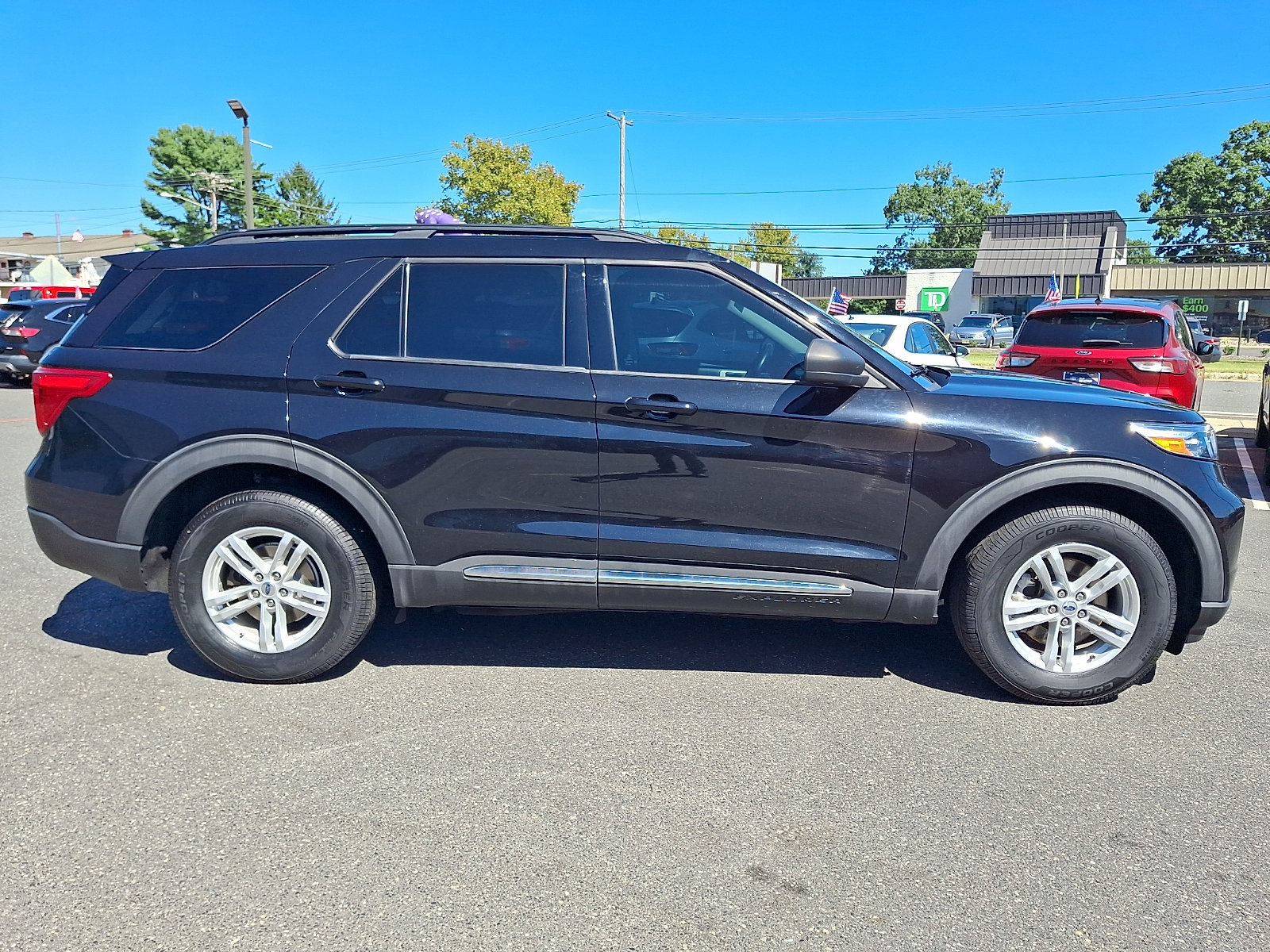 Certified 2021 Ford Explorer XLT AWD/4WD image 12