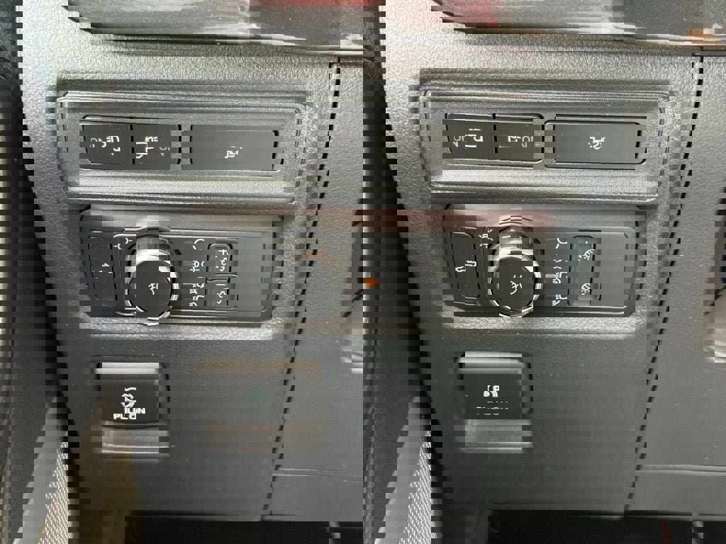 Certified 2022 Ford F150 XLT w/ Equipment Group 302A High image 28