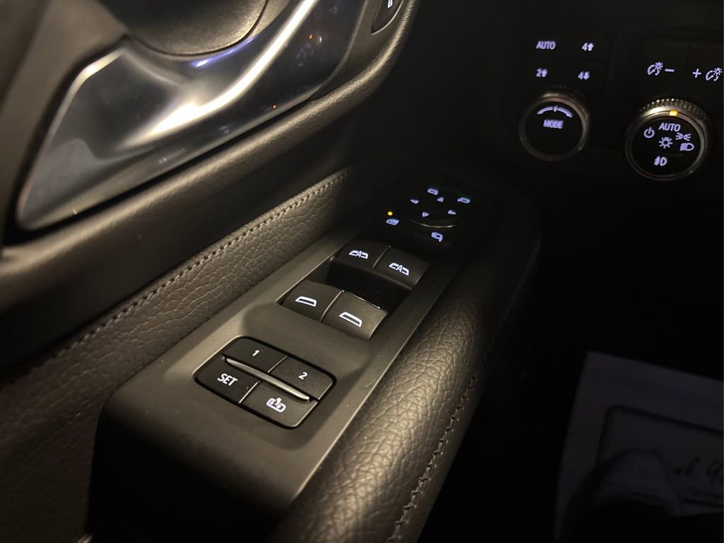 Used 2022 GMC Yukon Denali w/ Denali Premium Package AWD/4WD image 36
