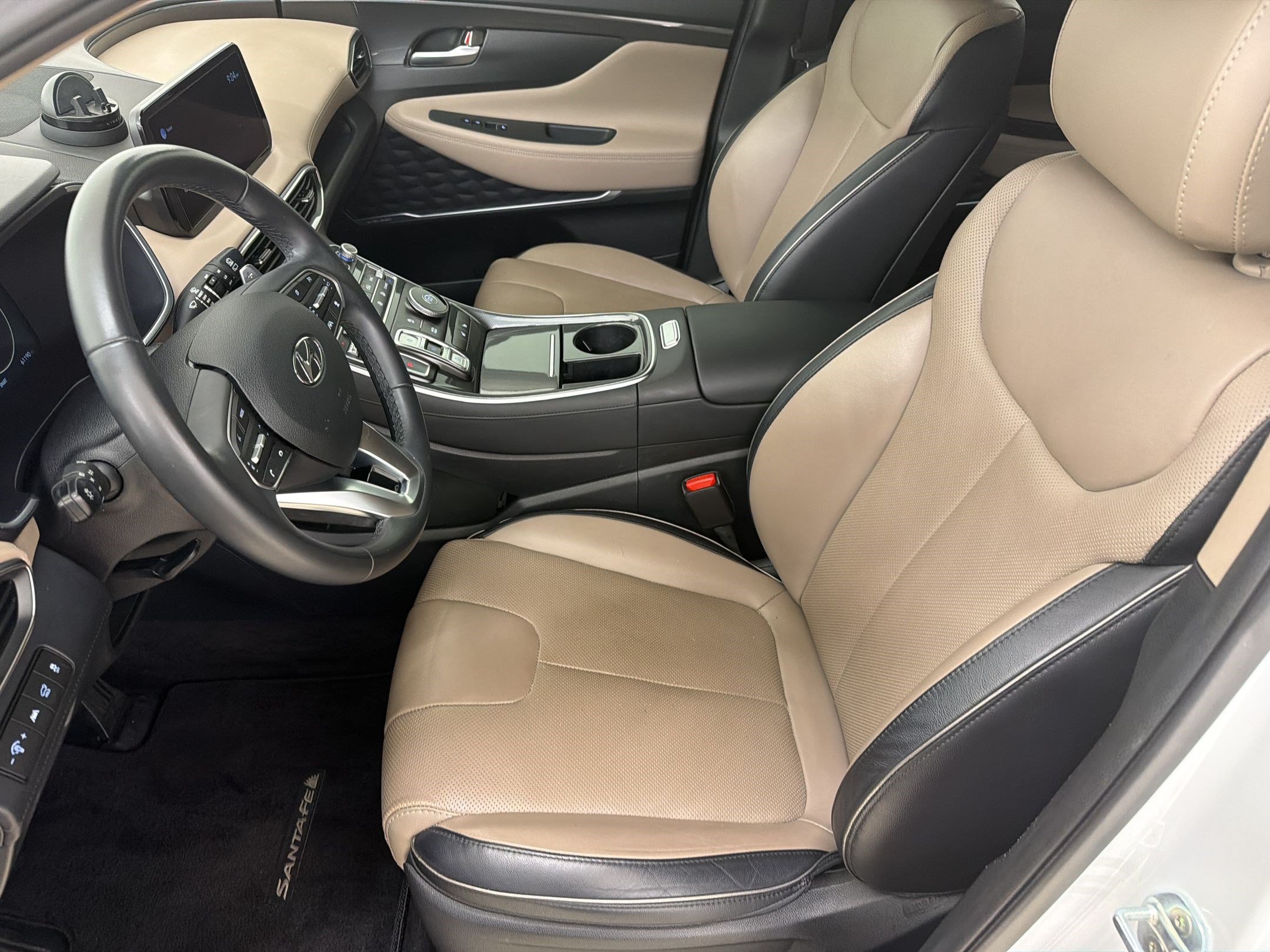 Used 2021 Hyundai Santa Fe SEL w/ Convenience + Premium Package FWD image 5