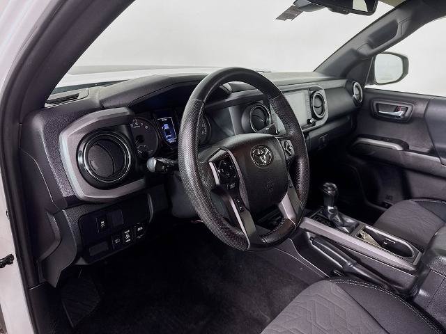 Used 2022 Toyota Tacoma TRD Off-Road AWD/4WD image 9