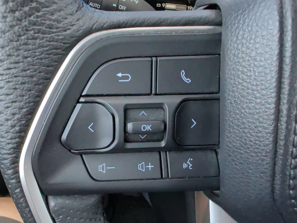 Used 2025 Toyota Tundra Platinum w/ TRD Off-Road Package AWD/4WD image 28