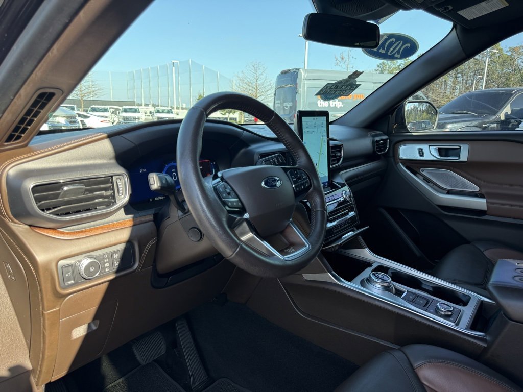 Certified 2021 Ford Explorer King Ranch w/ Premium Technology Package image 10