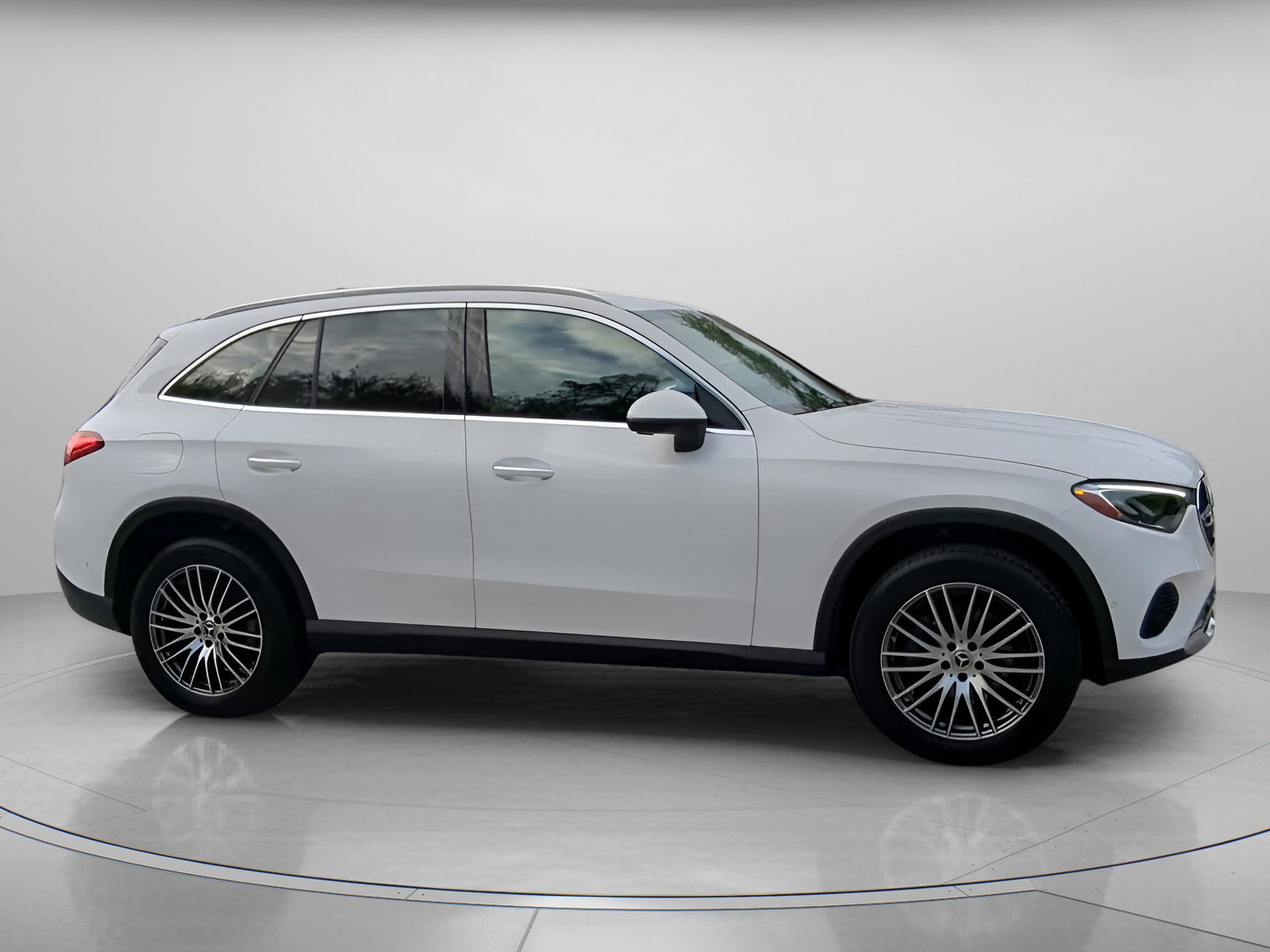 Used 2025 Mercedes-Benz GLC 300 image 34