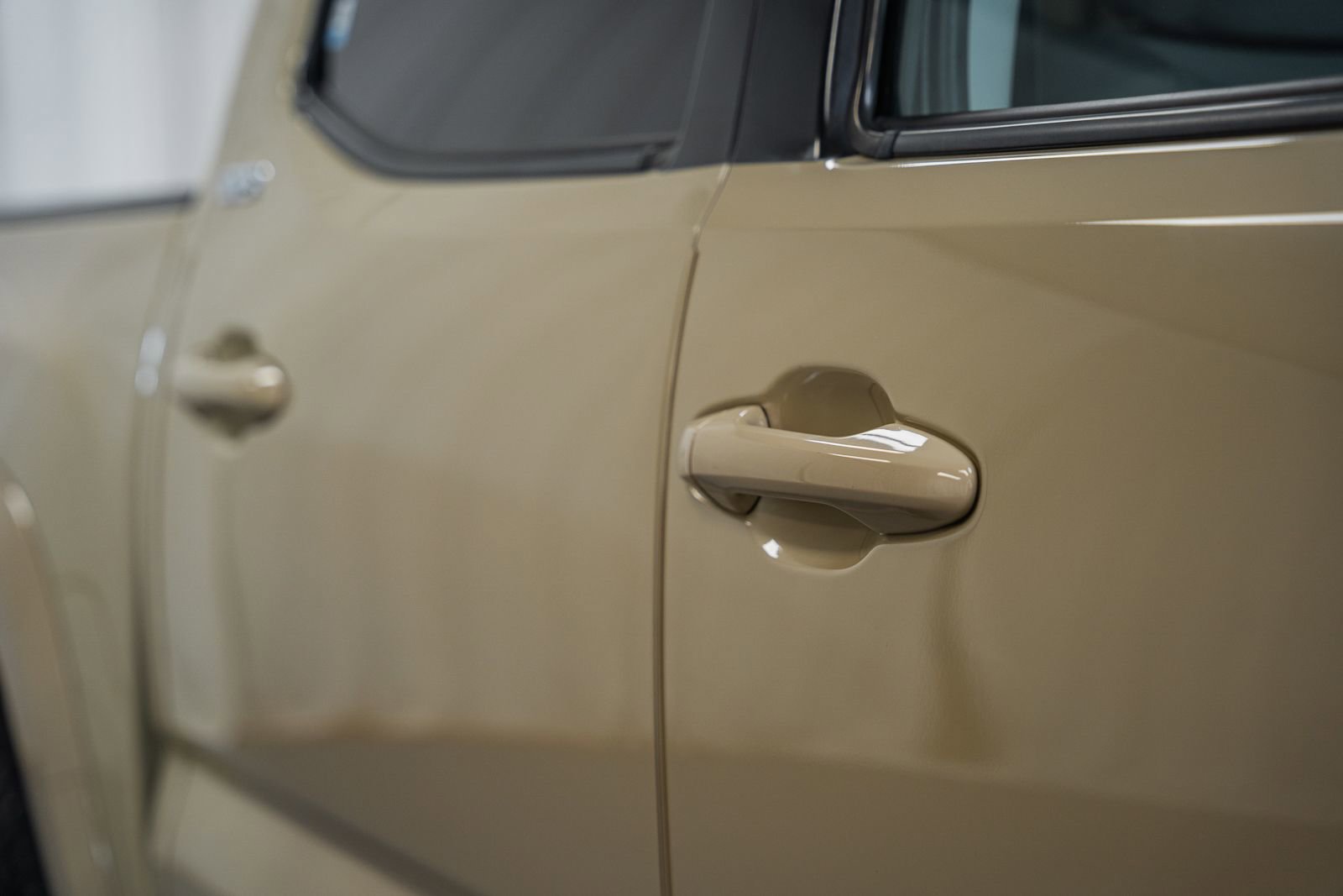 Used 2018 Toyota Tacoma SR5 AWD/4WD image 23