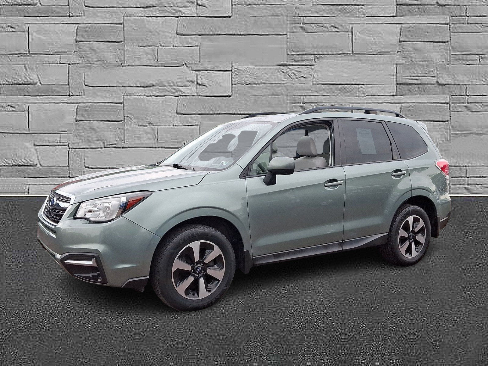 Used 2018 Subaru Forester 2.5i Premium w/ Protection Package #1 AWD/4WD image 5