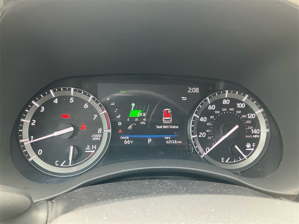 Used 2021 Toyota Highlander XLE image 22