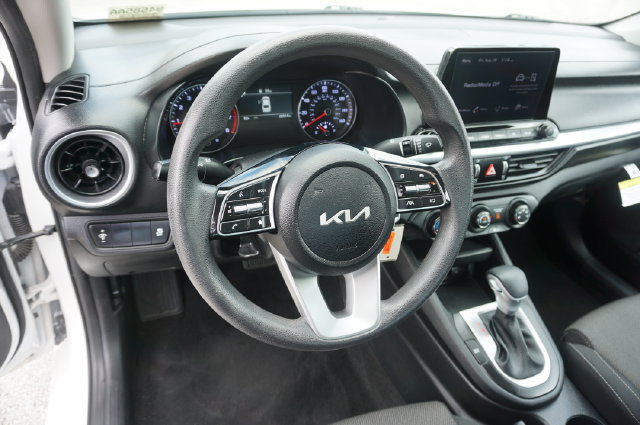 Used 2024 Kia Forte LXS FWD image 9