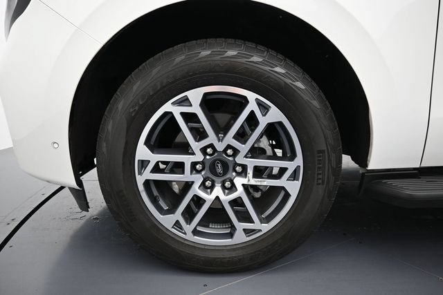 Certified 2025 Ford Expedition Active AWD/4WD image 9