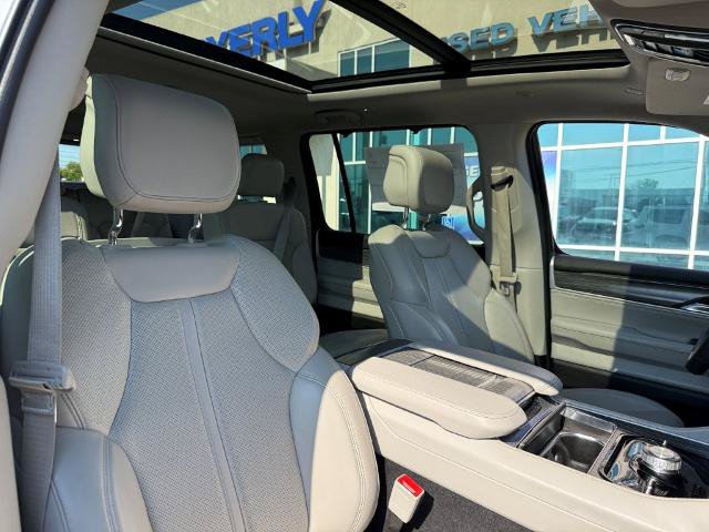 Used 2023 Jeep Wagoneer Series II w/ Convenience Group I AWD/4WD image 28