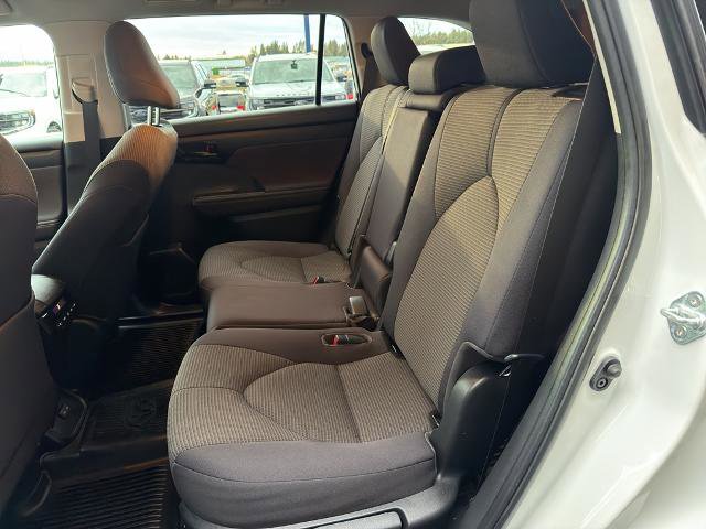 Used 2023 Toyota Highlander LE image 33