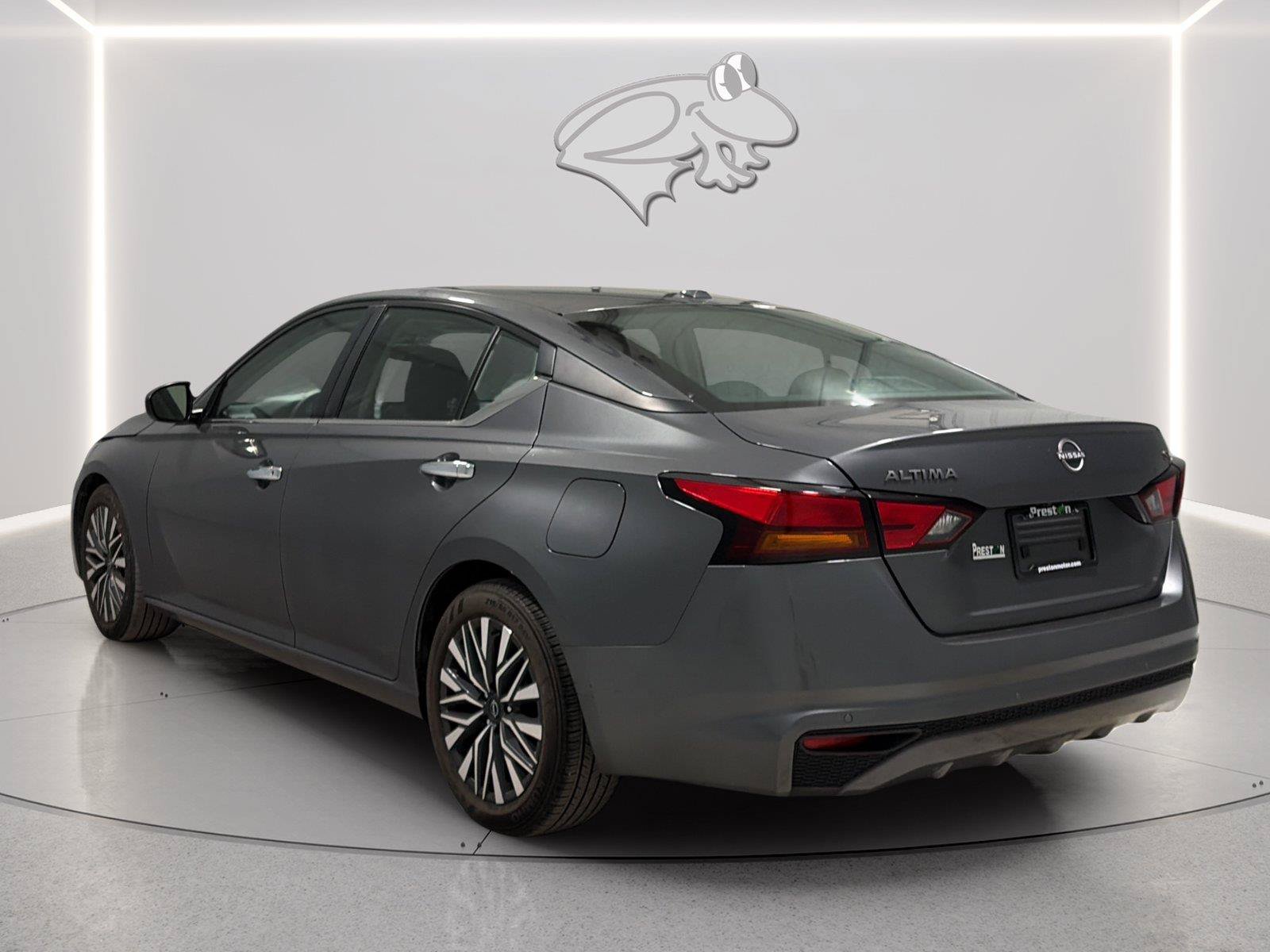 Used 2024 Nissan Altima 2.5 SV FWD image 3