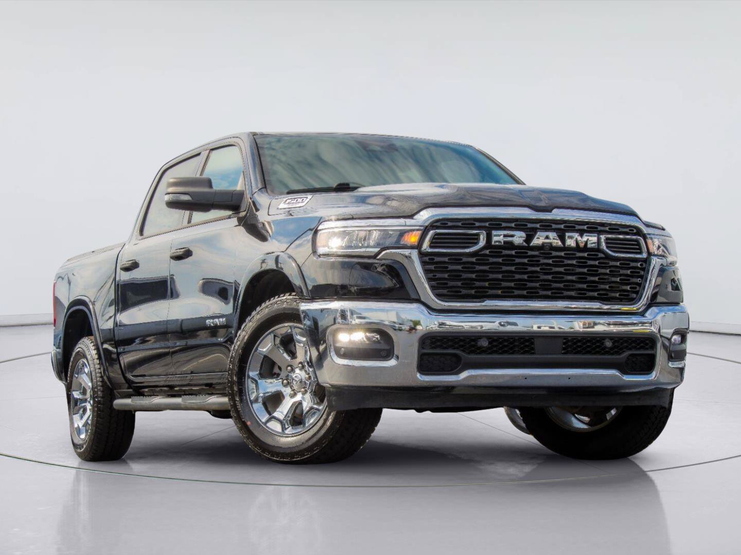 Used 2025 RAM 1500 Big Horn AWD/4WD image 2