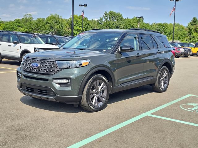 Certified 2024 Ford Explorer XLT w/ Equipment Group 202A AWD/4WD image 2
