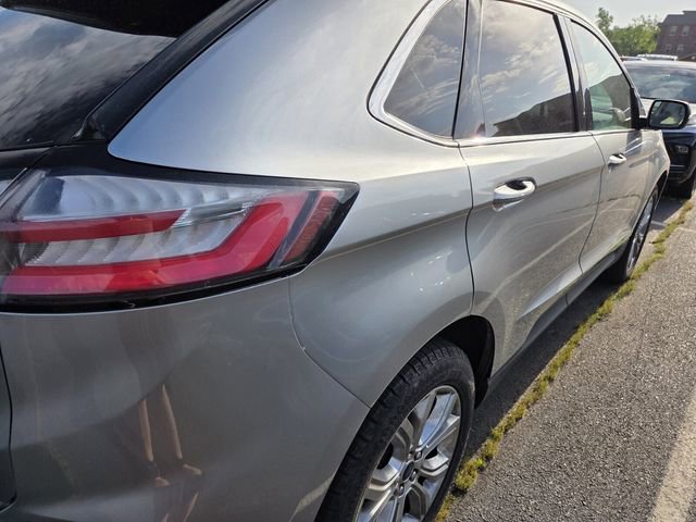 Certified 2022 Ford Edge Titanium AWD/4WD image 5