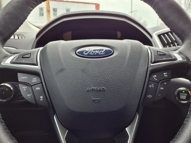 Certified 2024 Ford Edge Titanium w/ Equipment Group 301A image 18