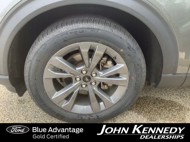 Certified 2023 Ford Explorer XLT w/ Equipment Group 202A AWD/4WD image 39