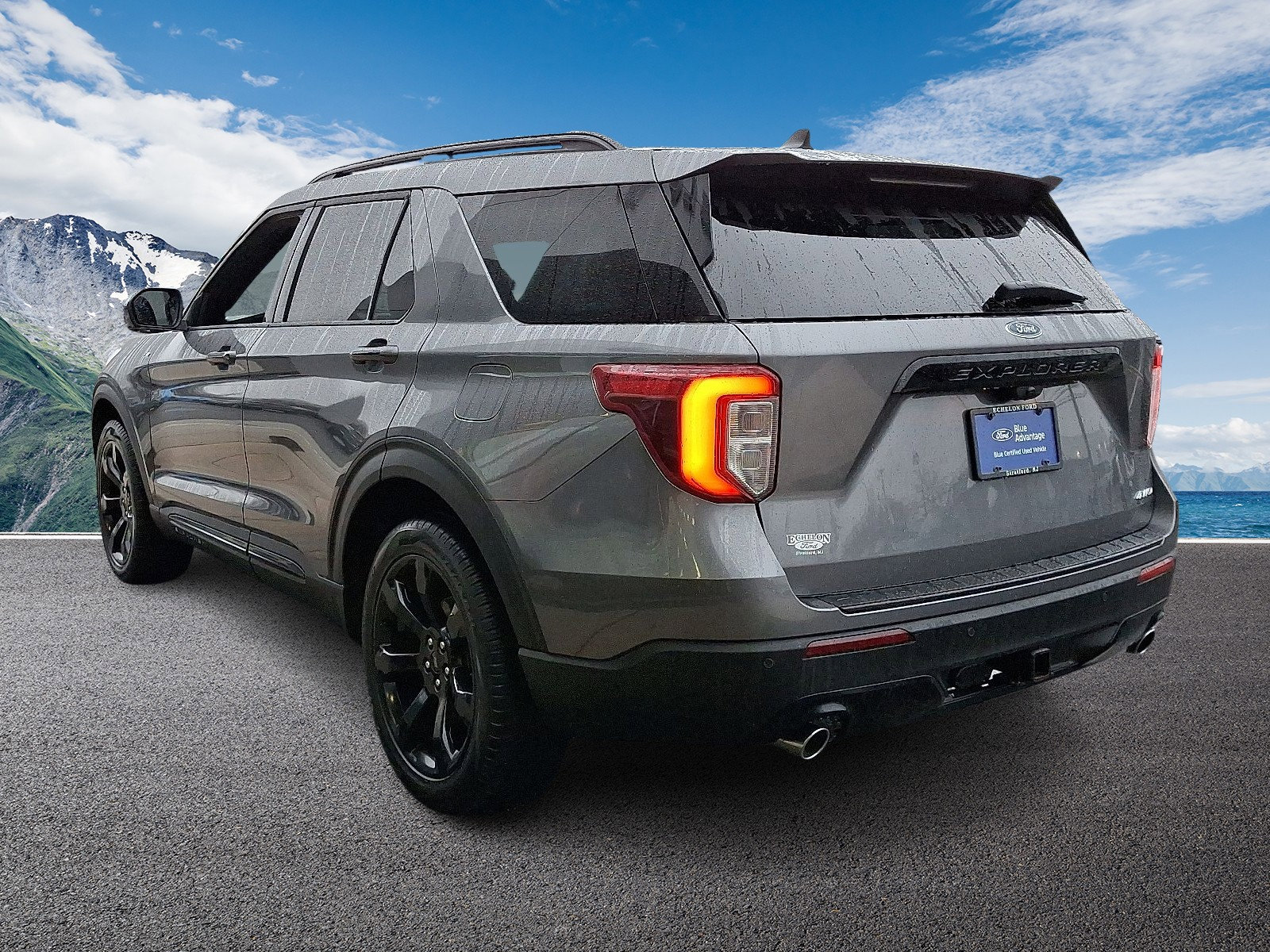 Certified 2022 Ford Explorer ST-Line w/ Class IV Trailer Tow Package image 4
